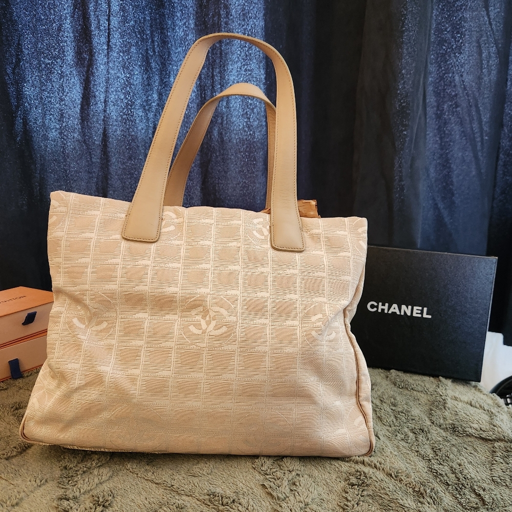 Chanel CC Logo Travel Ligne Tote